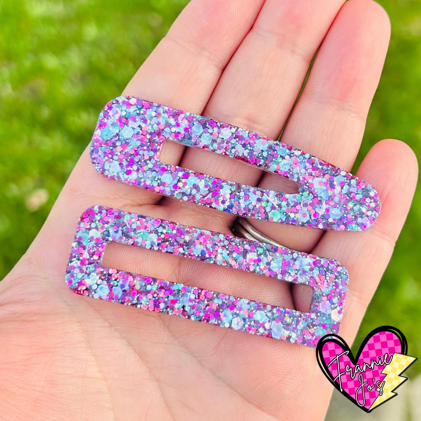 Party bus hair clip set